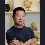 A lipoaspiração de alta definição cria contornos marcados e é indicada para quem busca definição muscular, explica Milton Seigi Hayashi.