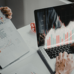 Andre de Barros Faria analisa como a cultura de dados, impulsionada pela IA, transforma rotinas, decisões e a colaboração no dia a dia das equipes.