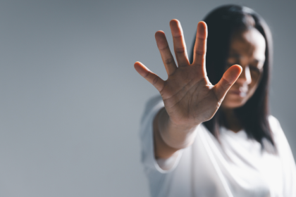 Prioridade e Gratuidade na Justiça para Mulheres Vítimas de Violência: Avanço Legal que Pode Transformar o Acesso à Proteção