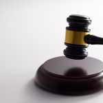 Condenação na Justiça por constrangimento político no trabalho reacende debate sobre limites da política nas relações profissionais