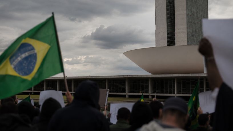 Constitucionalidade de lei vira centro de debate político e jurídico no Brasil