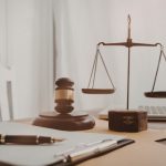 Quem Governa a Democracia Digital e os Desafios Regulação de Plataformas no Brasil